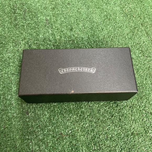 Chrome hearts sunglasses case - Picture 3 of 4